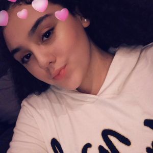 Meet your Posher, Elyssa